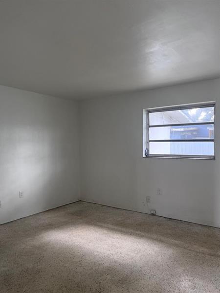 Photo - 598 Douglas Rd Unit 3