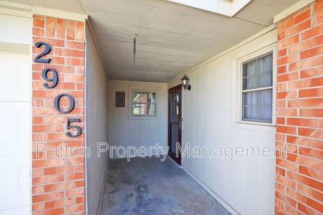 Photo - 2905 Salem Dr
