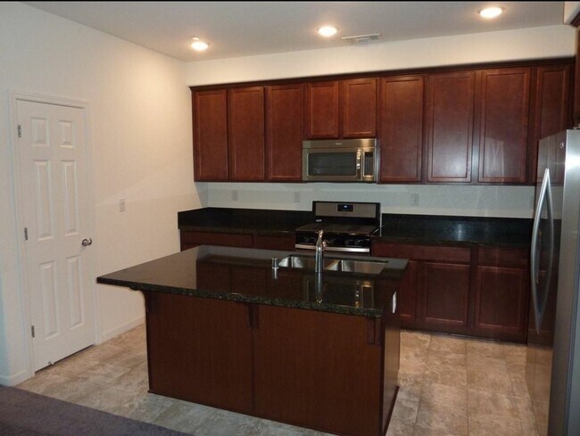 Photo - North Natomas 2 Story 4 Bed/2.5 Bath with ...
