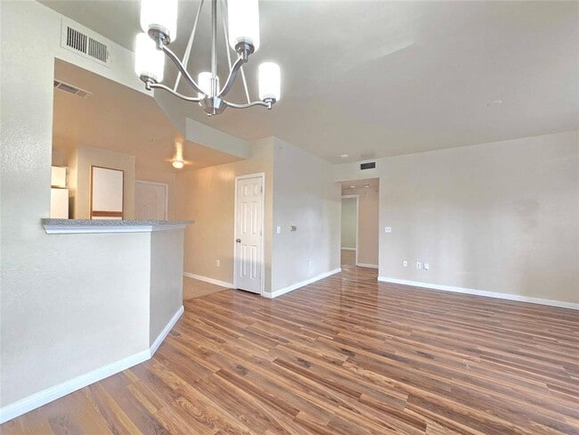 Building Photo - 2320 Gracy Farms Ln Unit 1123