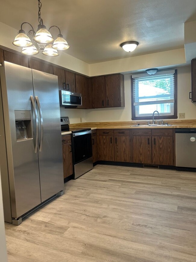 Photo - 1019/1021/1023 Brookwood Drive Unit 1019