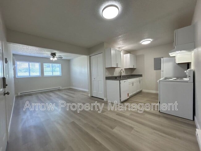 Photo - 902 East E Street