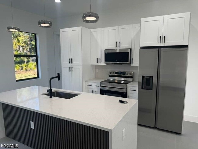 Photo - 1037 Barcelona St E