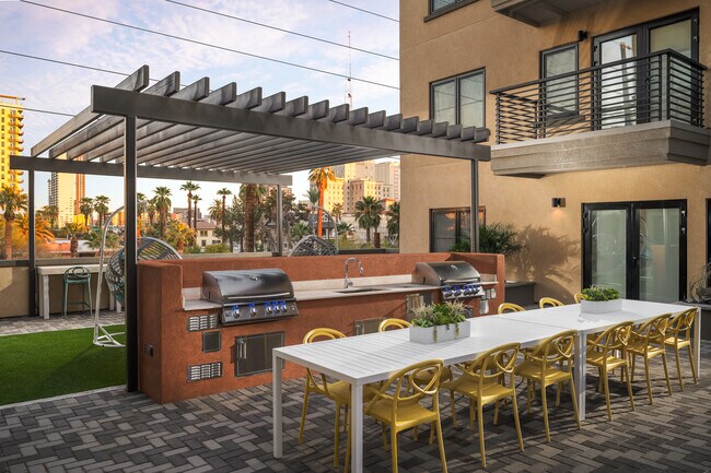Courtyard | BBQ Stations with Dining Tables
