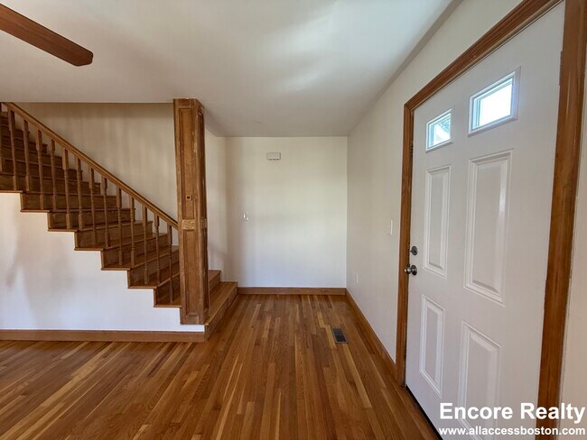 Photo - 24 Gardner St