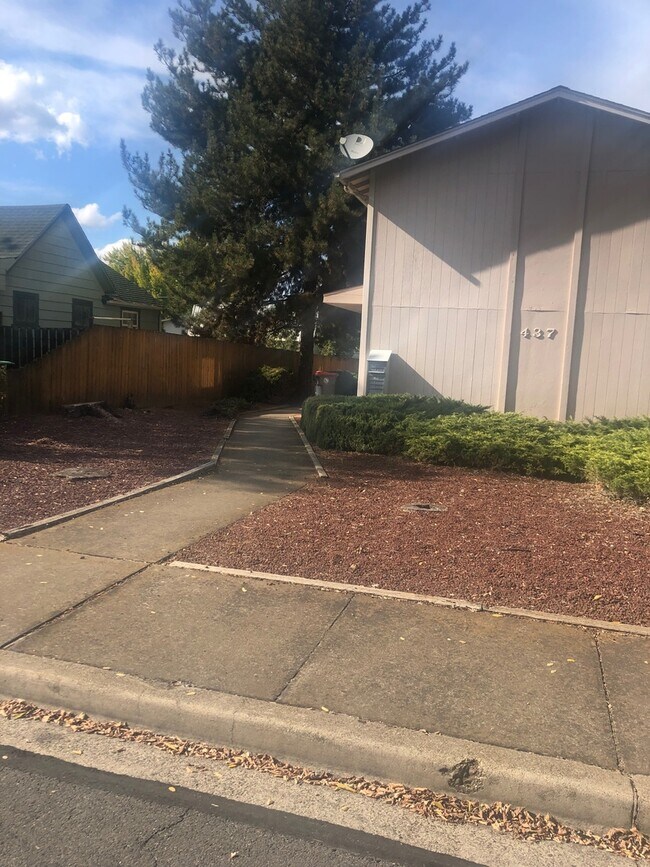 R437 Apartment Unit A Central Point, OR