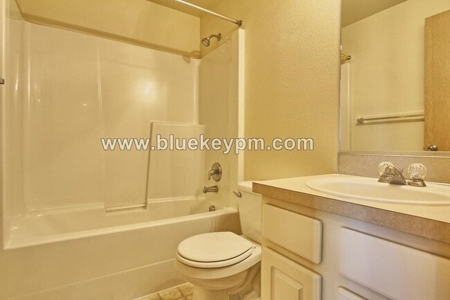 Photo - 3807 NW Fletcher Ct