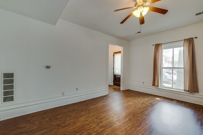 Photo - 377 S Upper St