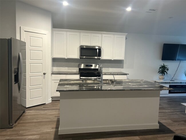 Photo - 1119 Fringed Bluestar Dr