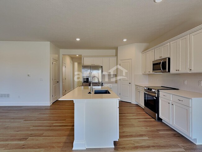 Photo - 232 Deanscroft Dr