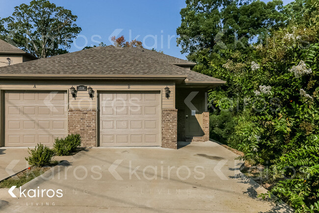 Photo - 1914 Perry St Townhome