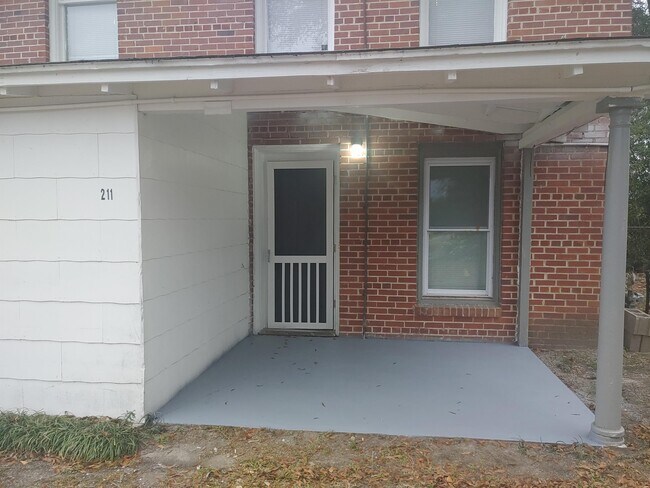 Photo - 205 Adkinson Ave Apartment Unit 5