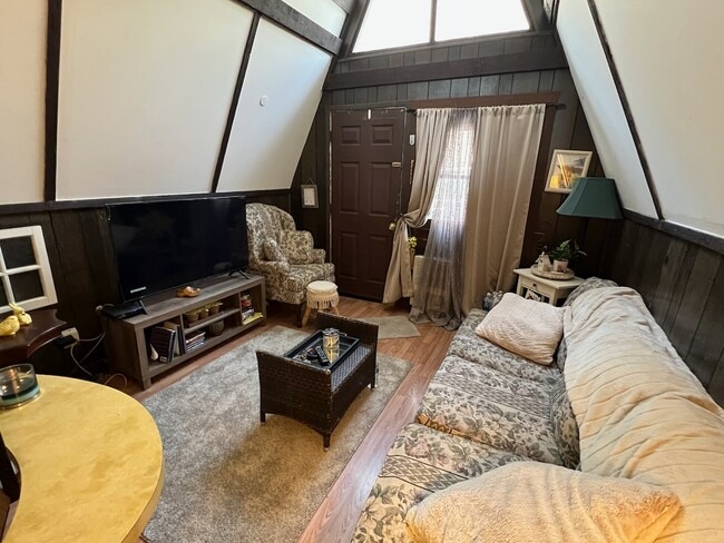 Photo - 123 Old US Highway 321