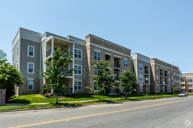 Building Photo - Uptown Flats Rental