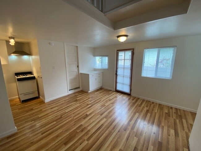 Photo - 244-246 Locust Street Unit 244