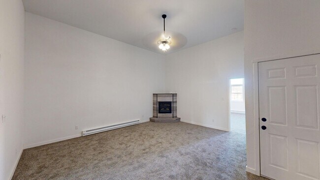 Photo - 105-107 W Oak St Unit 107 (Upper)