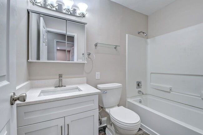 Baviera renovada - Baño - Hidden Creek