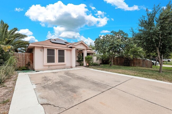 Photo - FULLY FURNISHED! ALL APPLIANCES INCLUDED!