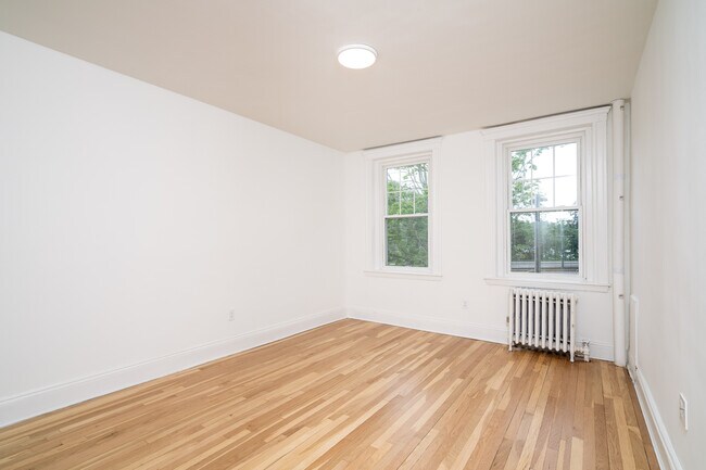 Photo - 258 Chestnut Hill Ave