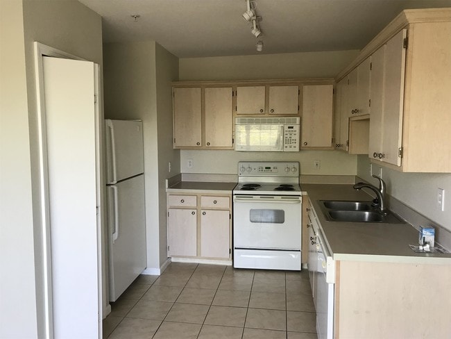 Photo - 1655 The Greens Way