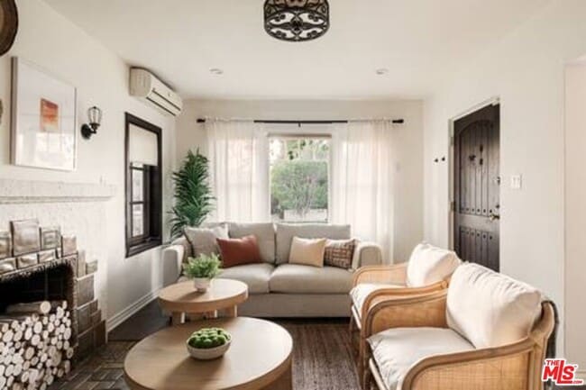 Photo - 428 N Alta Vista Blvd