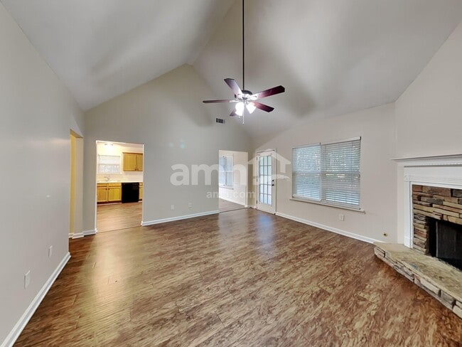 Photo - 3740 Scotland Ln SW