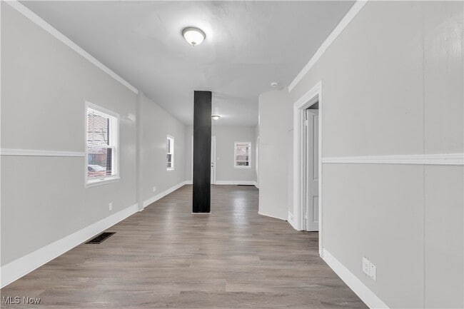 Photo - 14917 Darwin Ave