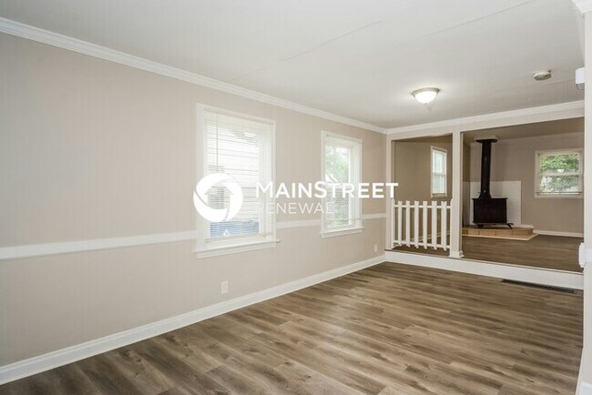 Photo - 3 Bedroom Pet-Friendly Home in St. Louis, MO with Main Street Renewal