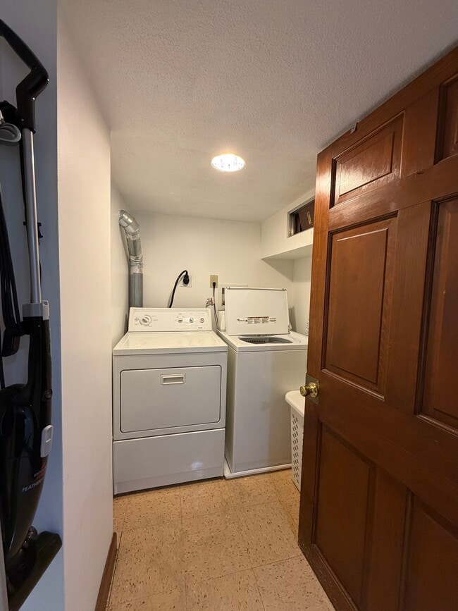 Photo - 223 Hurley St Unit B