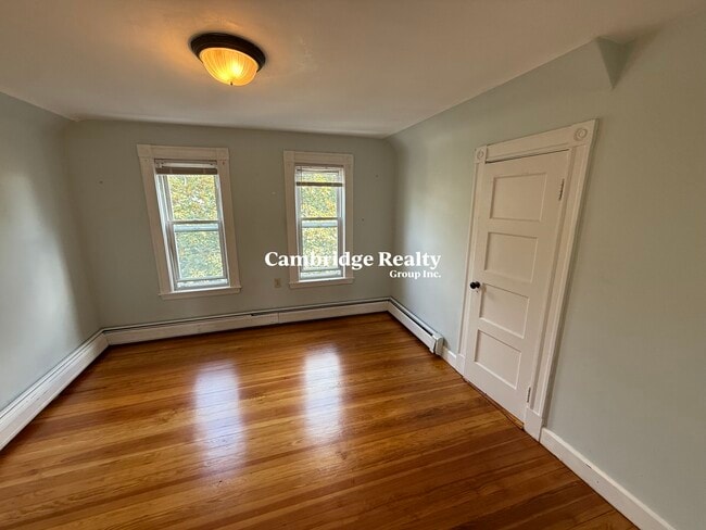 Building Photo - 42 Holyoke Rd Unit 2