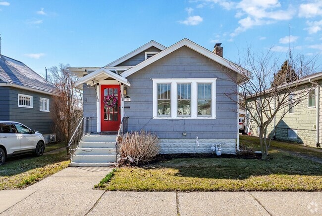 Building Photo - Charming 2-Bedroom Home for Rent in the He...