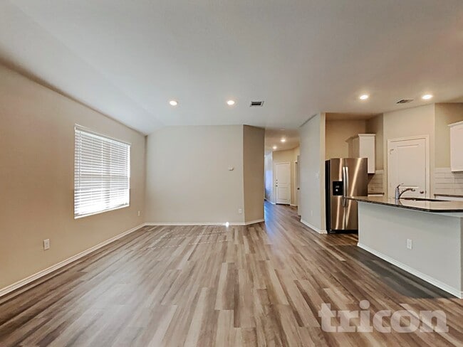 Photo - 4014 Stanley Park