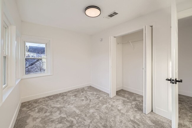 Photo - 2 bed/1 bath updated duplex