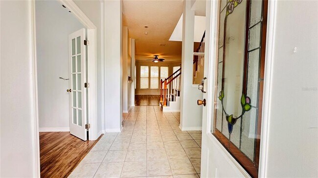 Photo - 622 Wisteria Ln