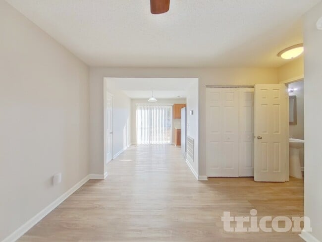 Photo - 521 Halleck Ln