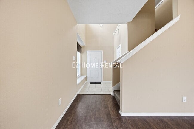 Photo - 8813 Elm Drake Ln