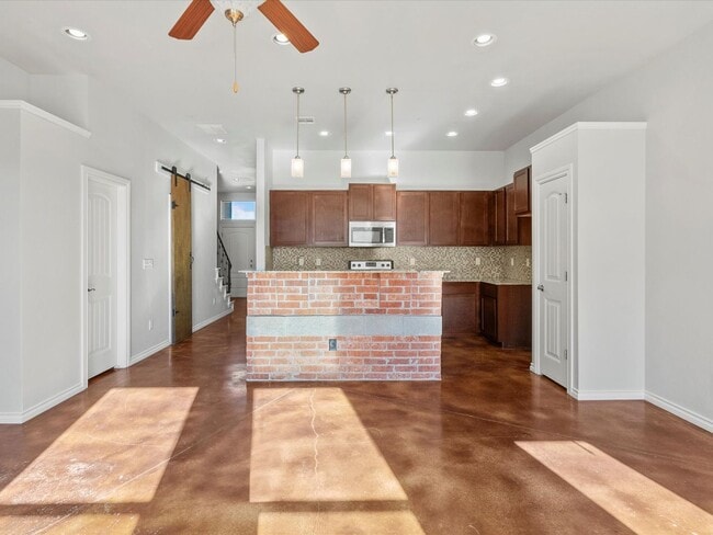 Photo - Gorgeous newer 2br 2.5ba Townhome!!