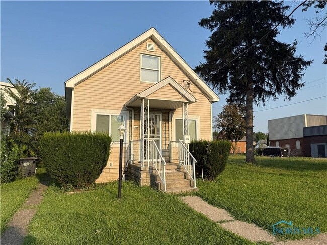 Photo - 3319 Maple St