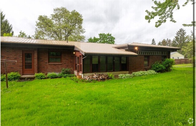 Building Photo - 120 Donovan Dr Rental