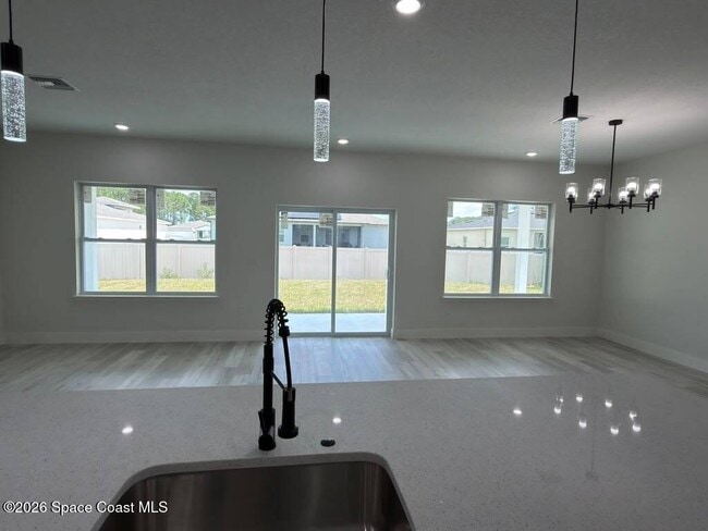 Photo - 725 Bryant Rd