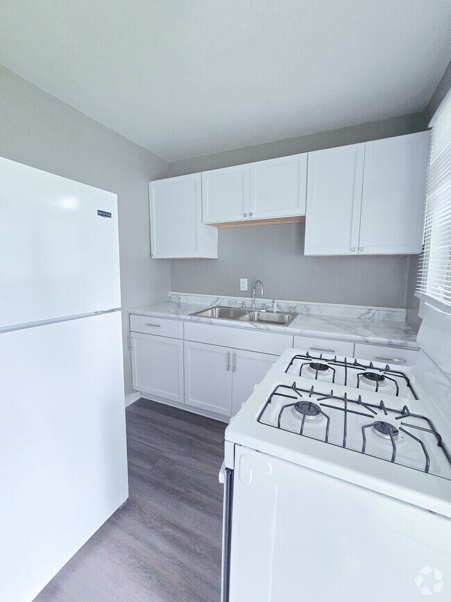 Building Photo - 627 N Main St Unit 627 North Main   B Rental