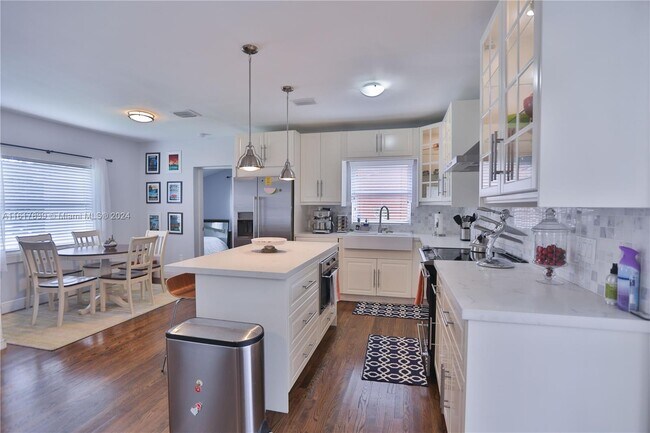 Photo - 4633 SW 13th Ter