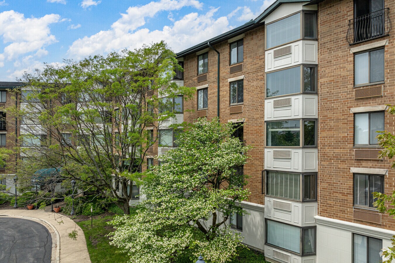 Primary Image - Greenbriar Place Condominiums