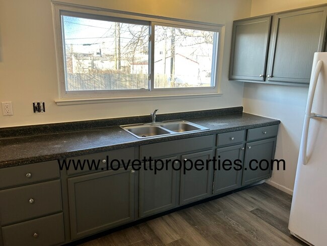 Photo - 17221 New York St