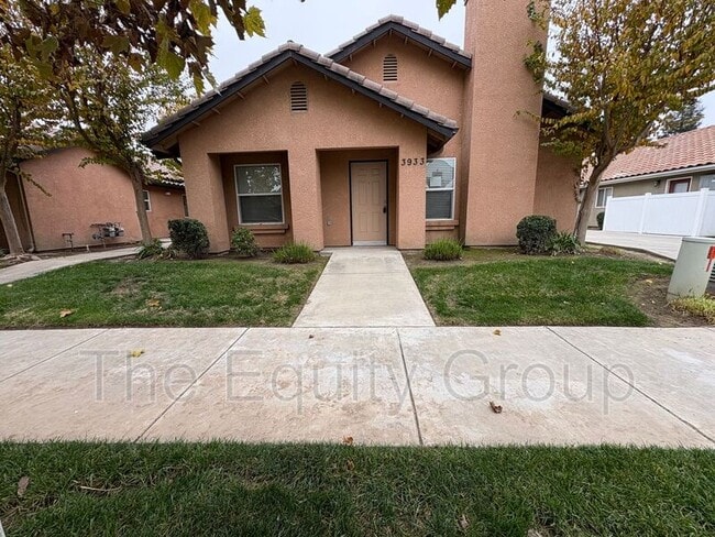 Building Photo - 3933 W Cecil Ave