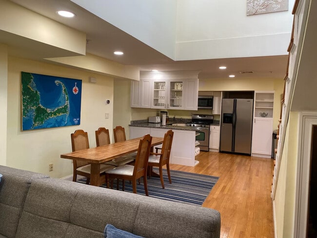 Photo - 74 Georgia St Unit 2