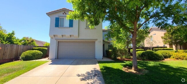 Building Photo - BEAUTIFULLY MAINTAINED SINGLE FAMILY HOME ...