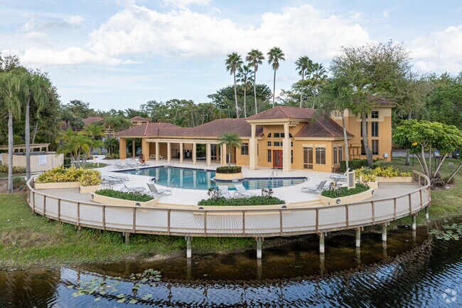 Additional Building View - Palm Lakes Condominiums