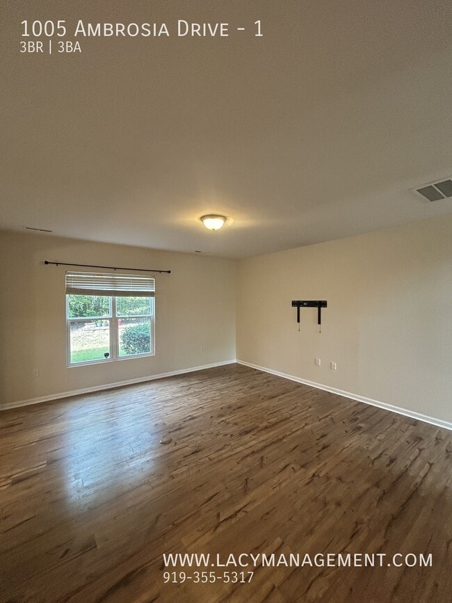 1005 Ambrosia Dr