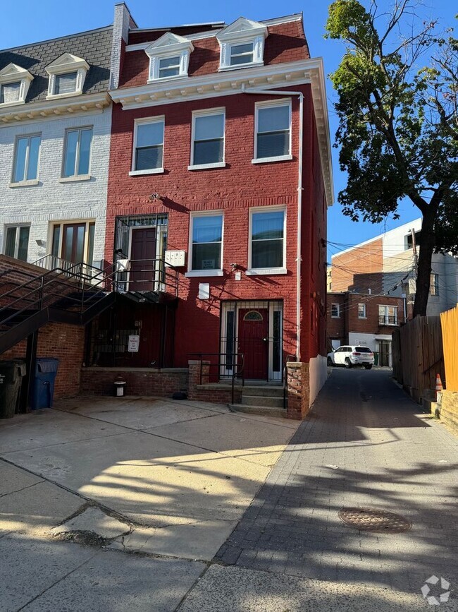 Building Photo - 1647 Fuller St NW Unit 1647 Fuller Street NW,  3 Rental